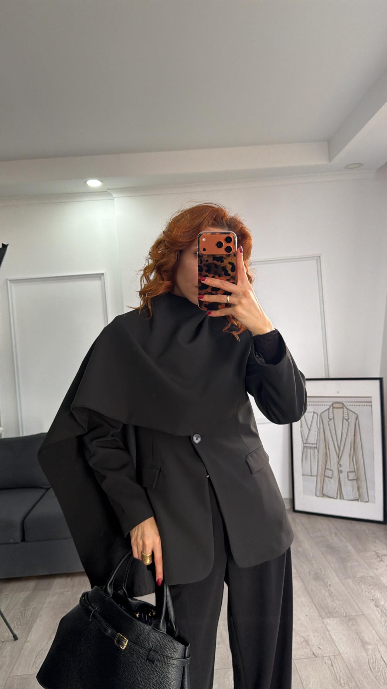 Pelerin Detaylı Blazer Siyah 