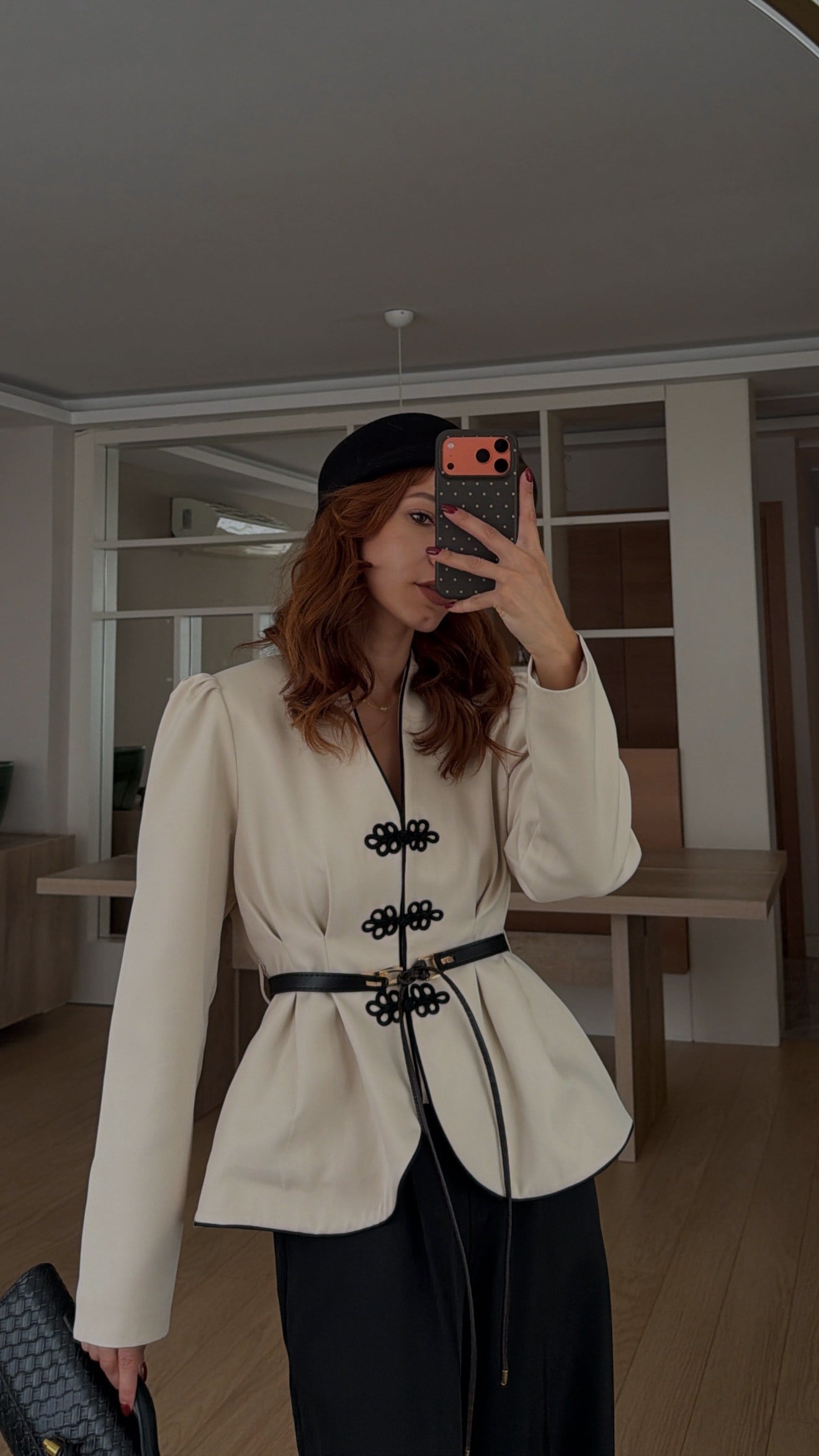 Siyah Çin Düğme Kemerli Takım 