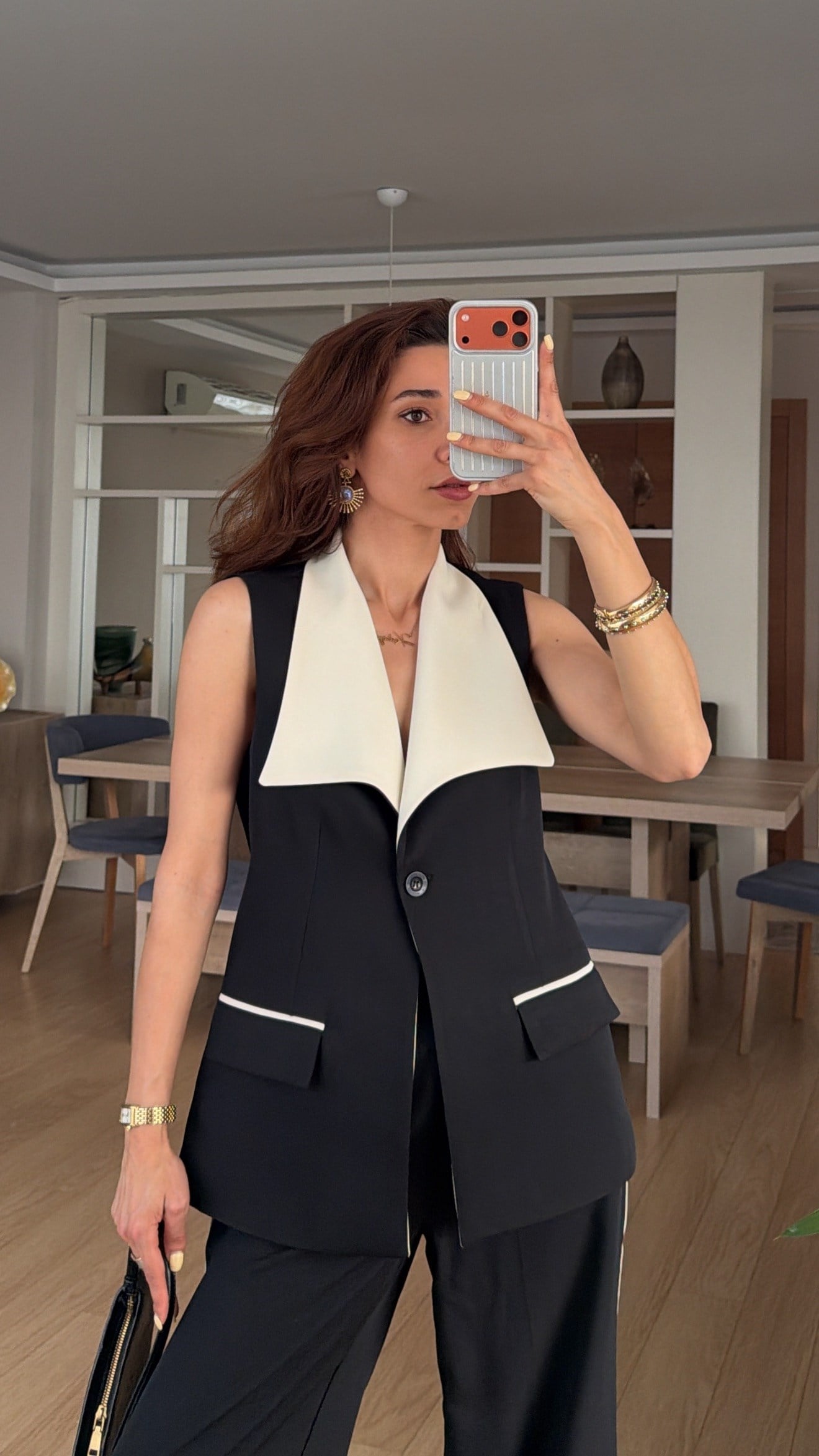 Siyah Garnili Geniş Yaka  Takım 
