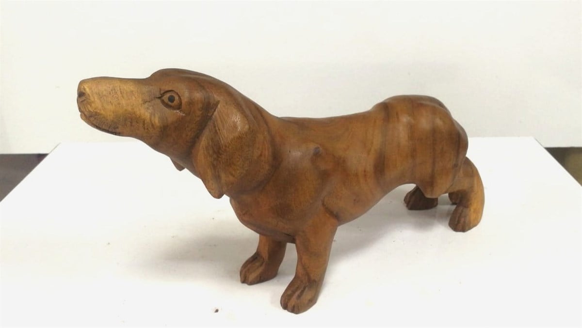 El Yapımı Ahşap Köpek Heykeli (32 cm) - Model 2