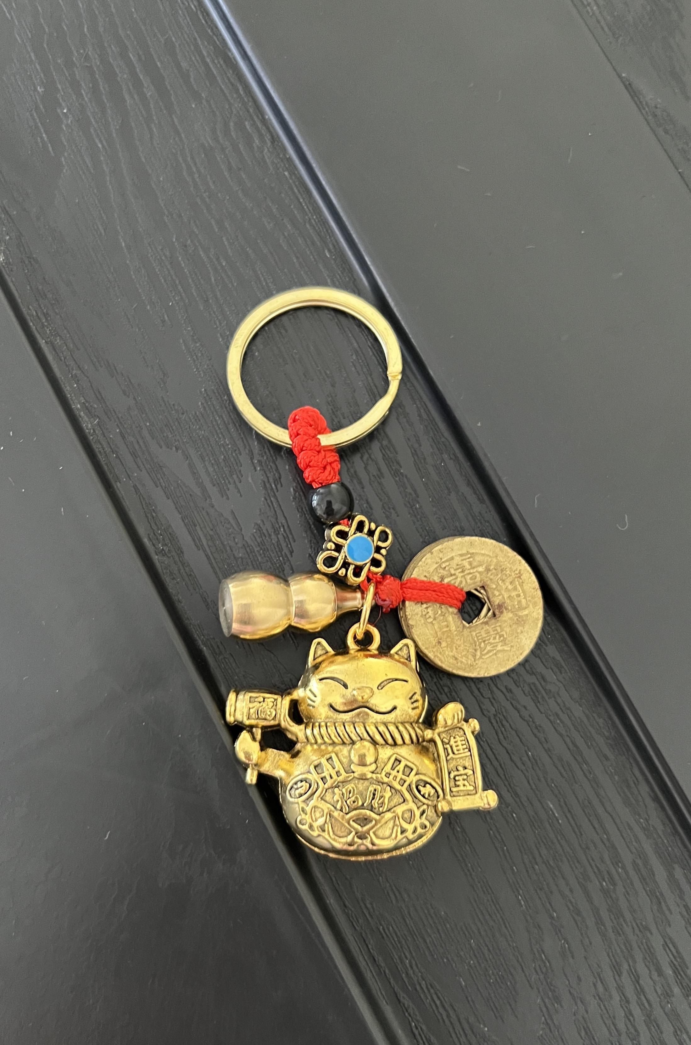 Feng Shui Bereket ve Şans Kedisi Anahtarlığı (Maneki Neko ve Sağlık Sembolü Su Kabağı Figürlü Anahtarlık) - Miamantra