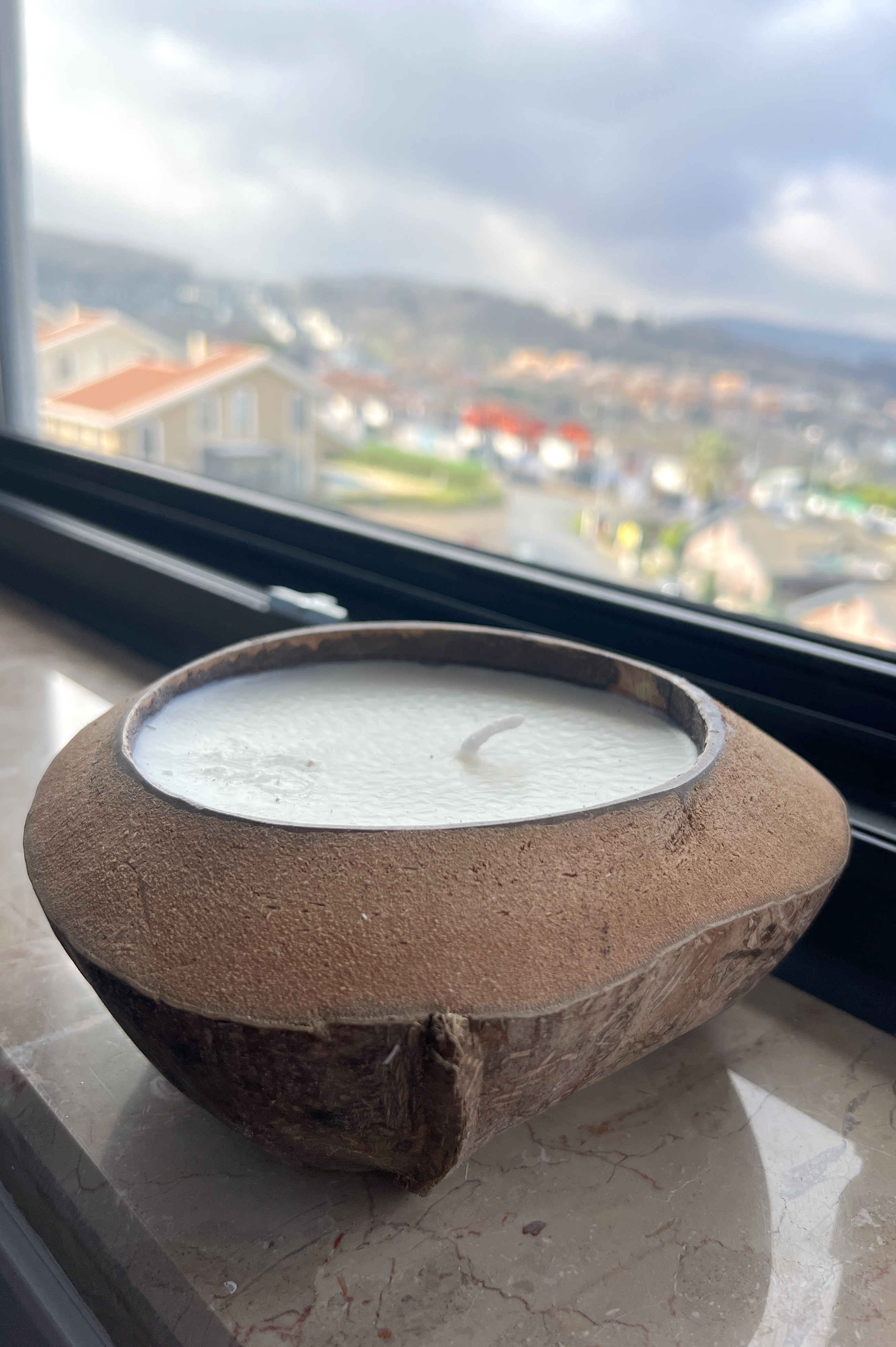 Hindistan Cevizi İçinde Mum (Çap: 18 cm) - Miamantra