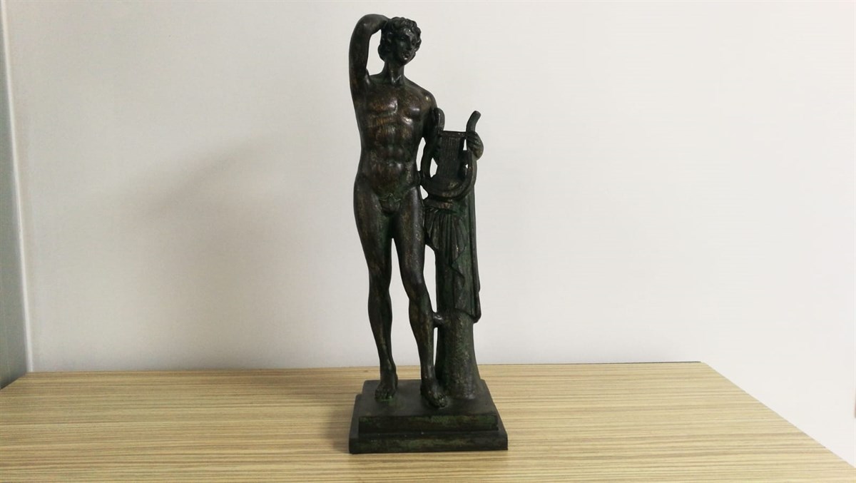 Lir Çalan Adam Heykeli (36 cm)