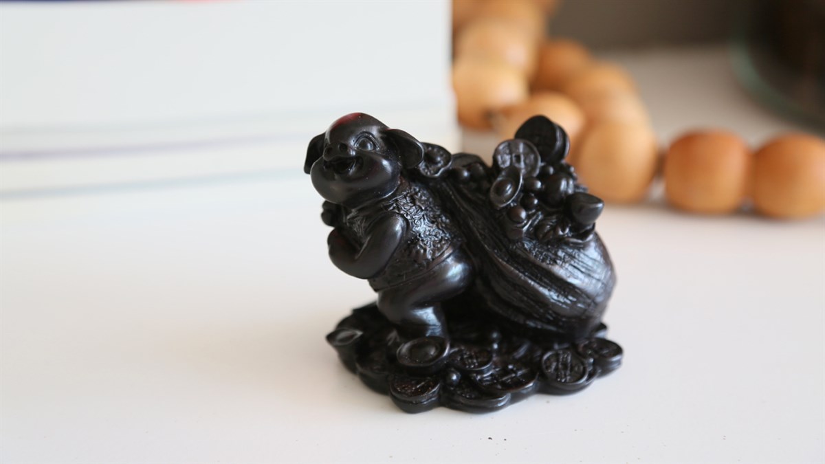 Para Kesesi Taşıyan Şans Domuzcuğu Biblosu - (9 cm)