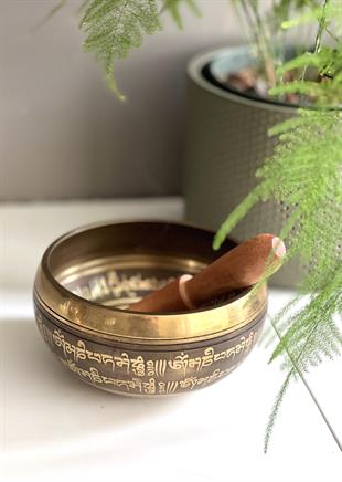 Pirinç Tibet Ses Çanağı -10,5 cm/Meditasyon Çanı, Yoga Çanı, Singing Bowl, Tokmaklı Set