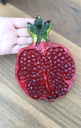 Reçine Malzemeden Cam Görünümlü Nar Şeklinde Bereket Duvar Süsü /Nar Şeklinde Nazarlık Dekor - Miamantra