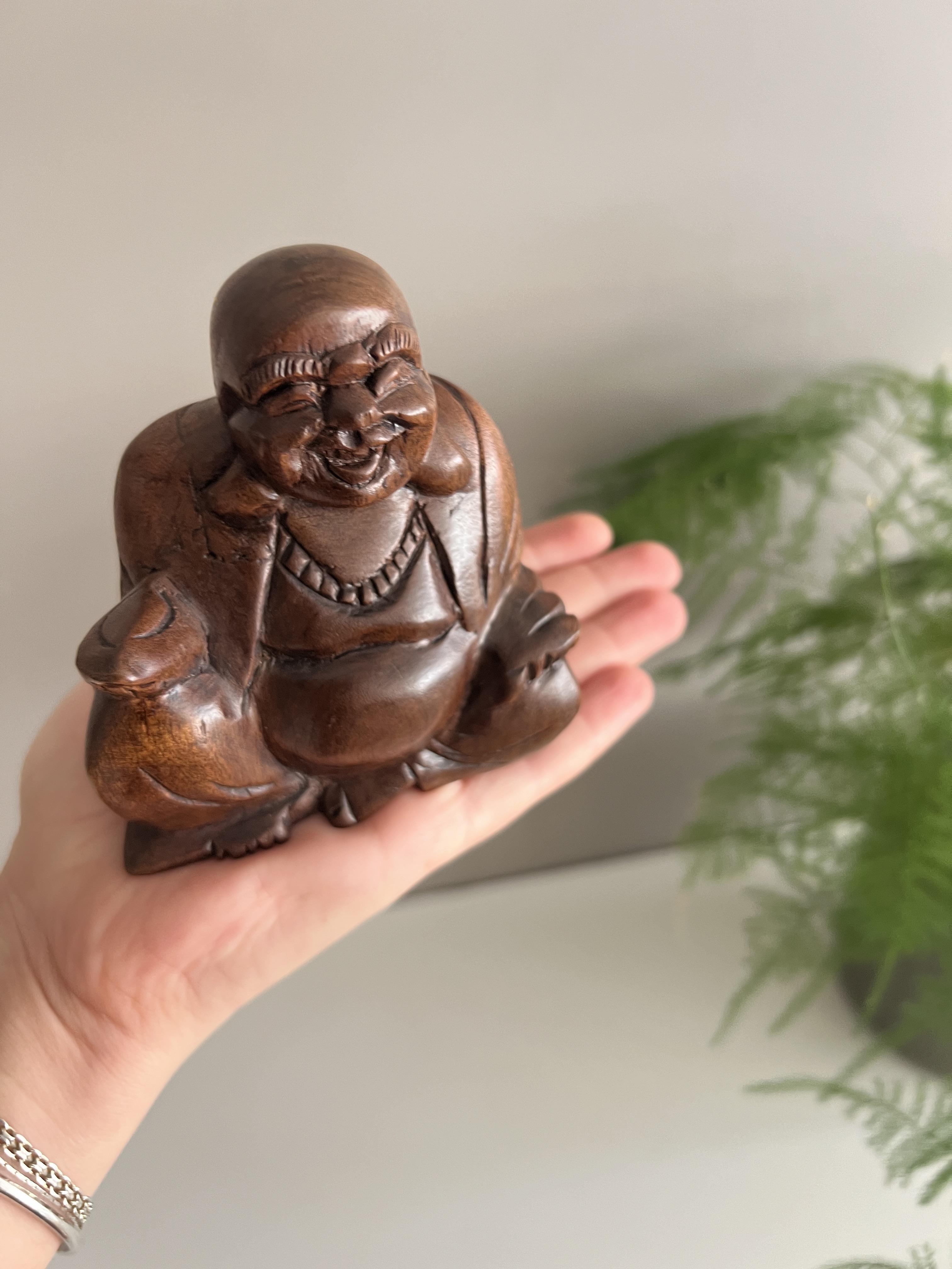 Ahşap El Yapımı Gülen Buda Heykelciği - 8 cm - Miamantra