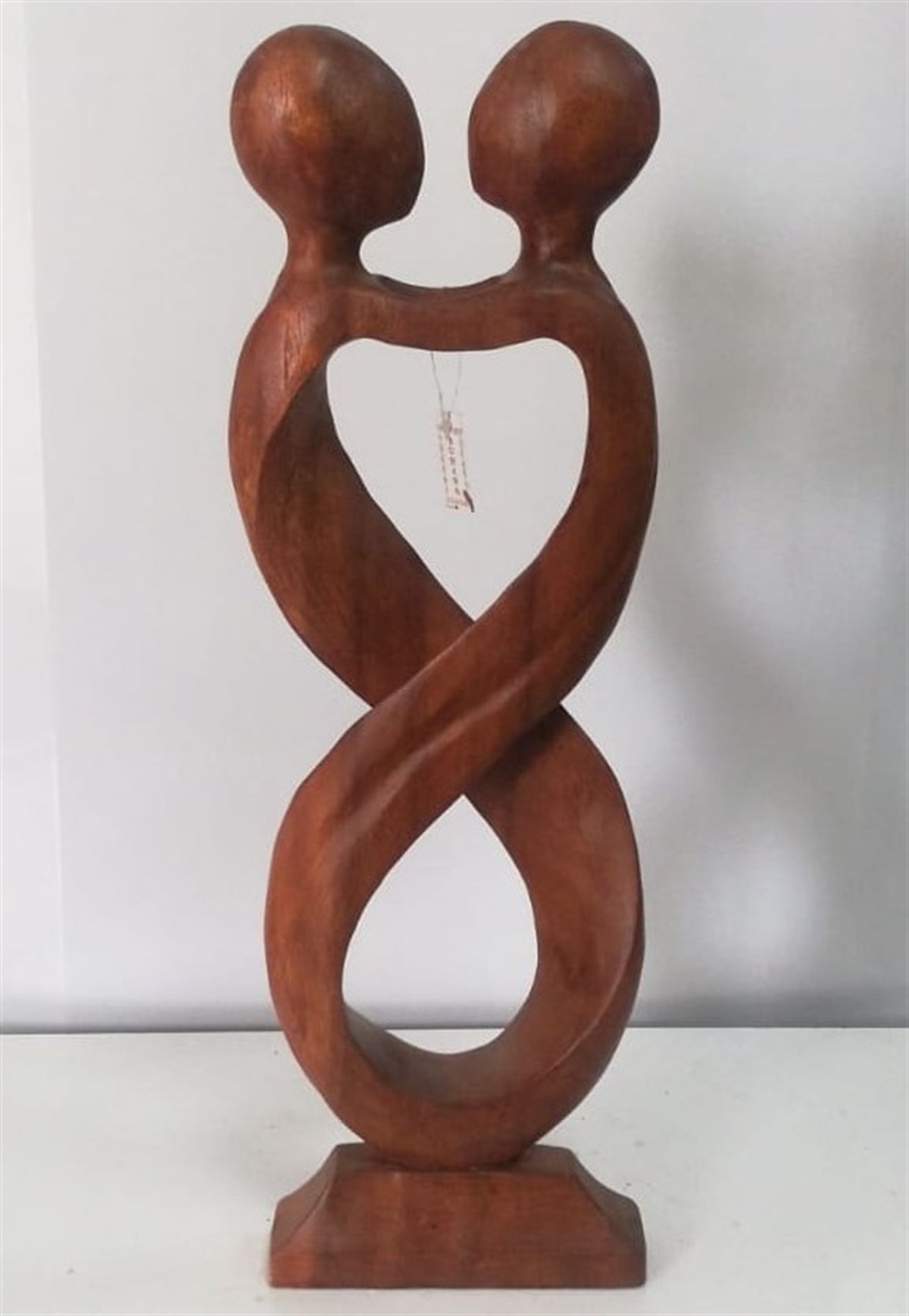 Ahşaptan Elde Yapılmış Abstrakt Sevgi Heykelcikleri (50 cm)