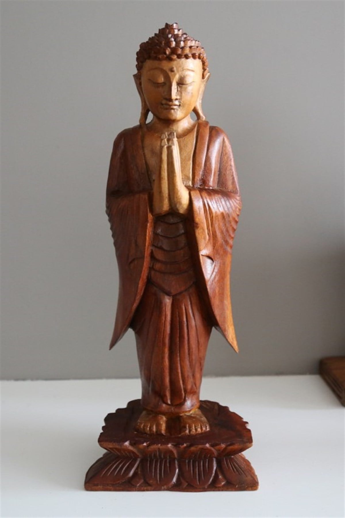 Ayakta Duran Buda Selamlama Duruşlu Ahşap El Yapımı Heykel- NAMASKARA MUDRA (43 cm) - Miamantra