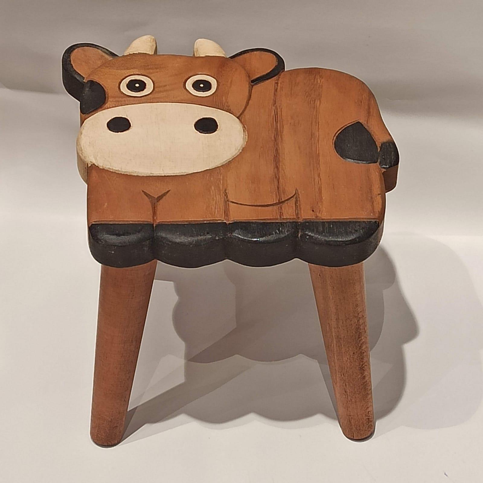 Inek Figürlü Ahşap Çocuk Taburesi / Ahşap Boyalı Ve Oymalı Çocuk Tabure (Portatif Ayaklı )Yükseklik: 24 Cm, Çap: 26 Cm - Miamantra