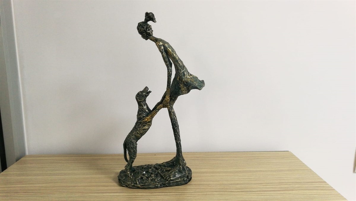Köpekli Kız Biblo (36 cm)