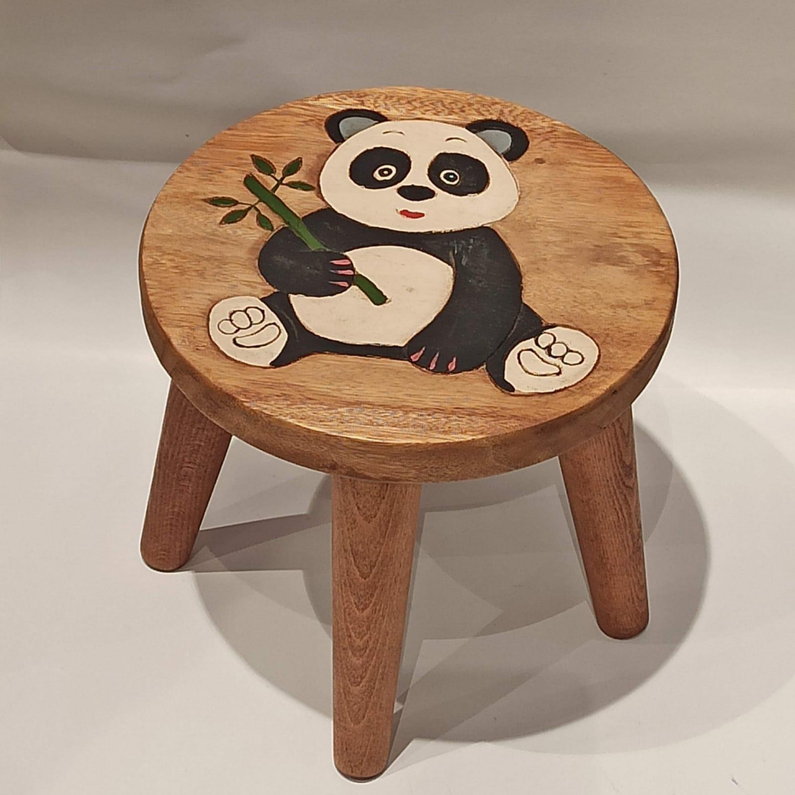 Panda Figürlü Ahşap Çocuk Taburesi / Ahşap Boyalı Ve Oymalı Çocuk Tabure (Portatif Ayaklı )Yükseklik: 24 Cm, Çap: 26 Cm - Miamantra