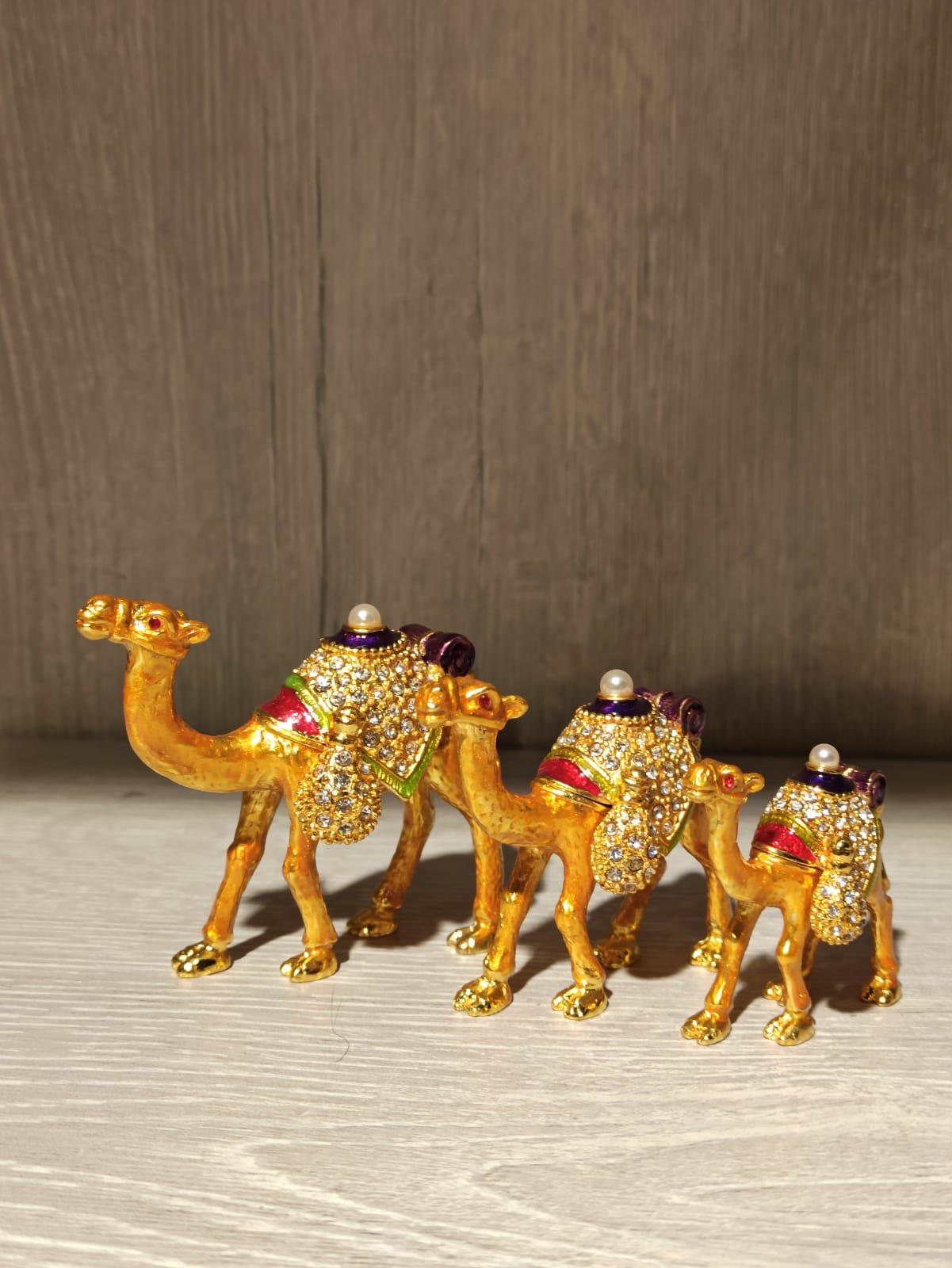 Swarovski Taşlı Deve 3'lü Mücevherlik / Dekoratif Biblo - Miamantra