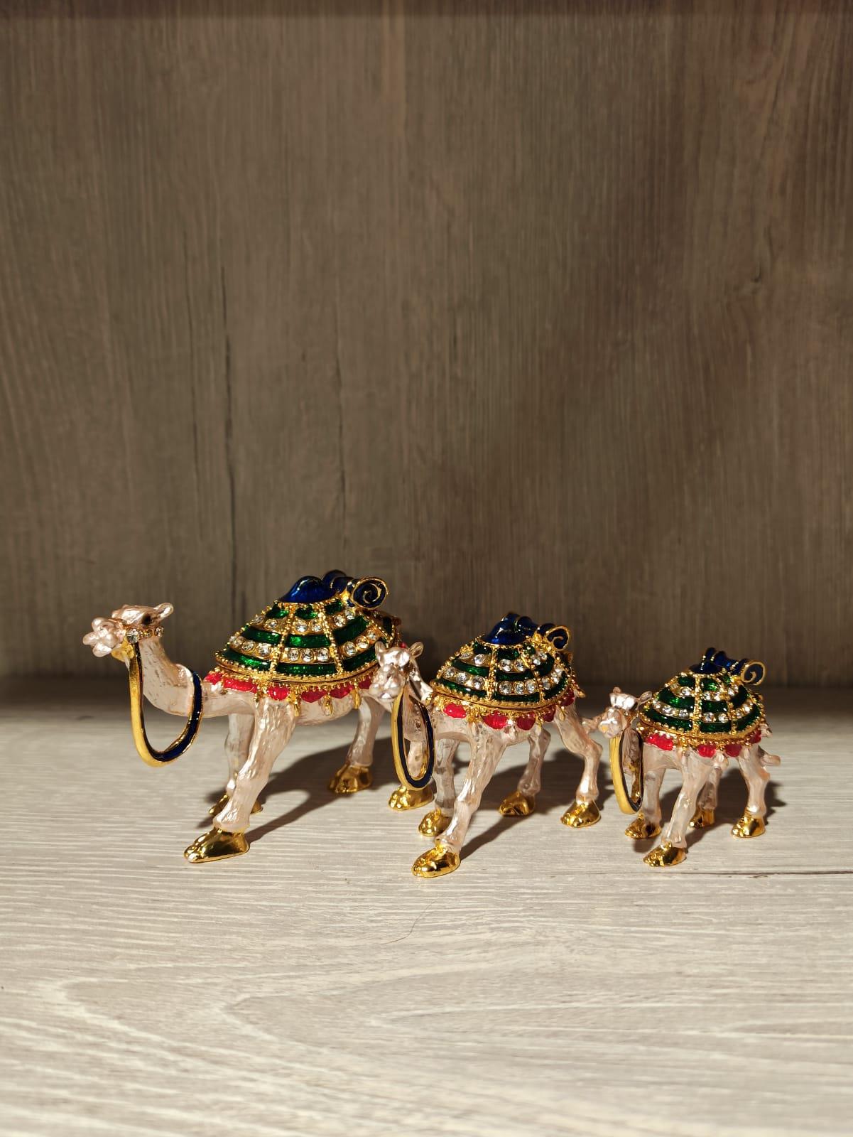 Swarovski Taşlı Deve 3'lü Mücevherlik / Dekoratif Biblo - Miamantra