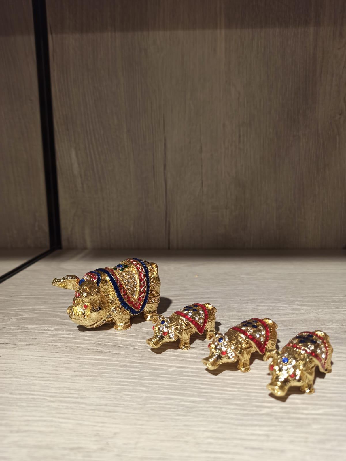 Swarovski Taşlı Domuz 4 Lü Mücevherlik / Dekoratif Biblo - Miamantra