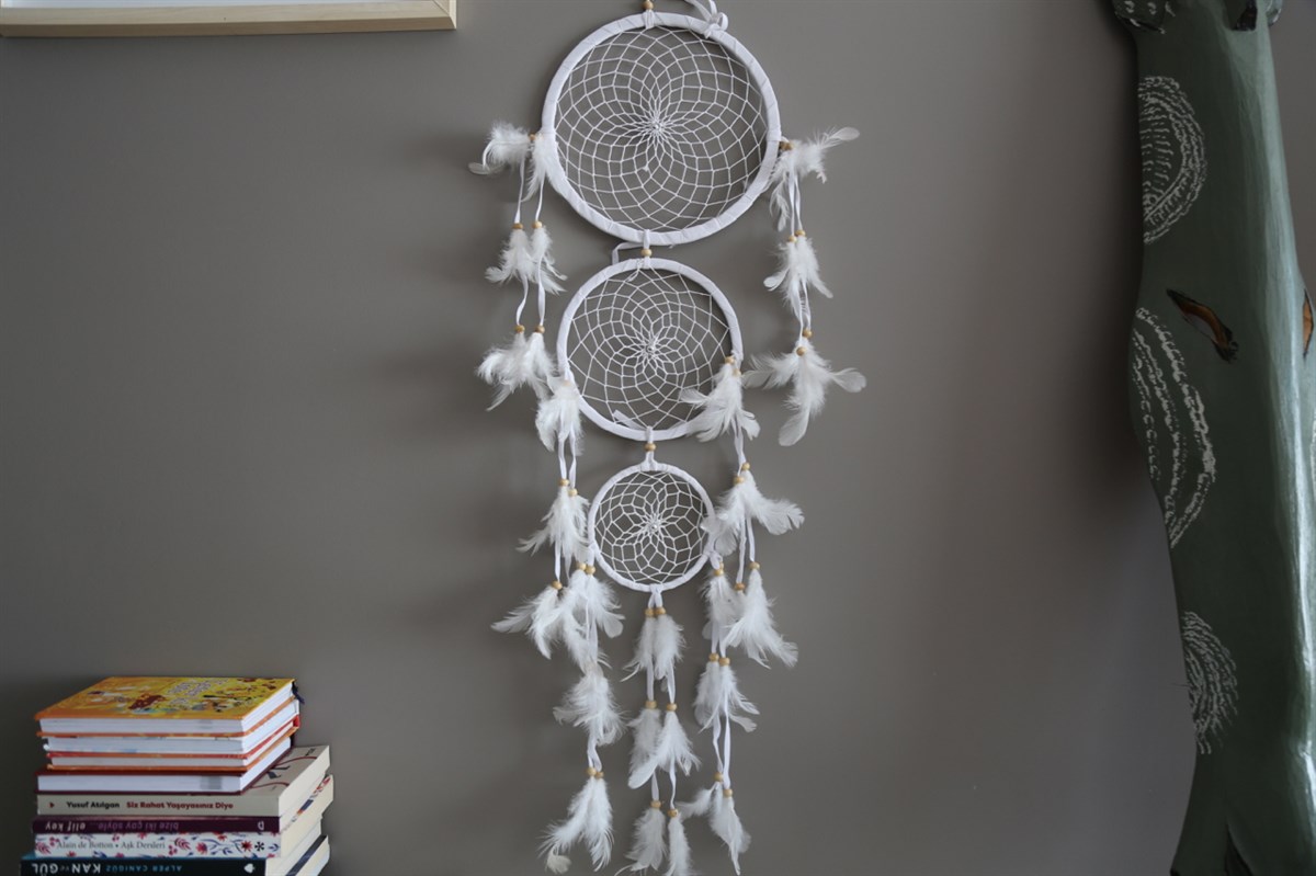 Üç Kasnaklı Beyaz Süet Rüya Kapanı (97 cm)