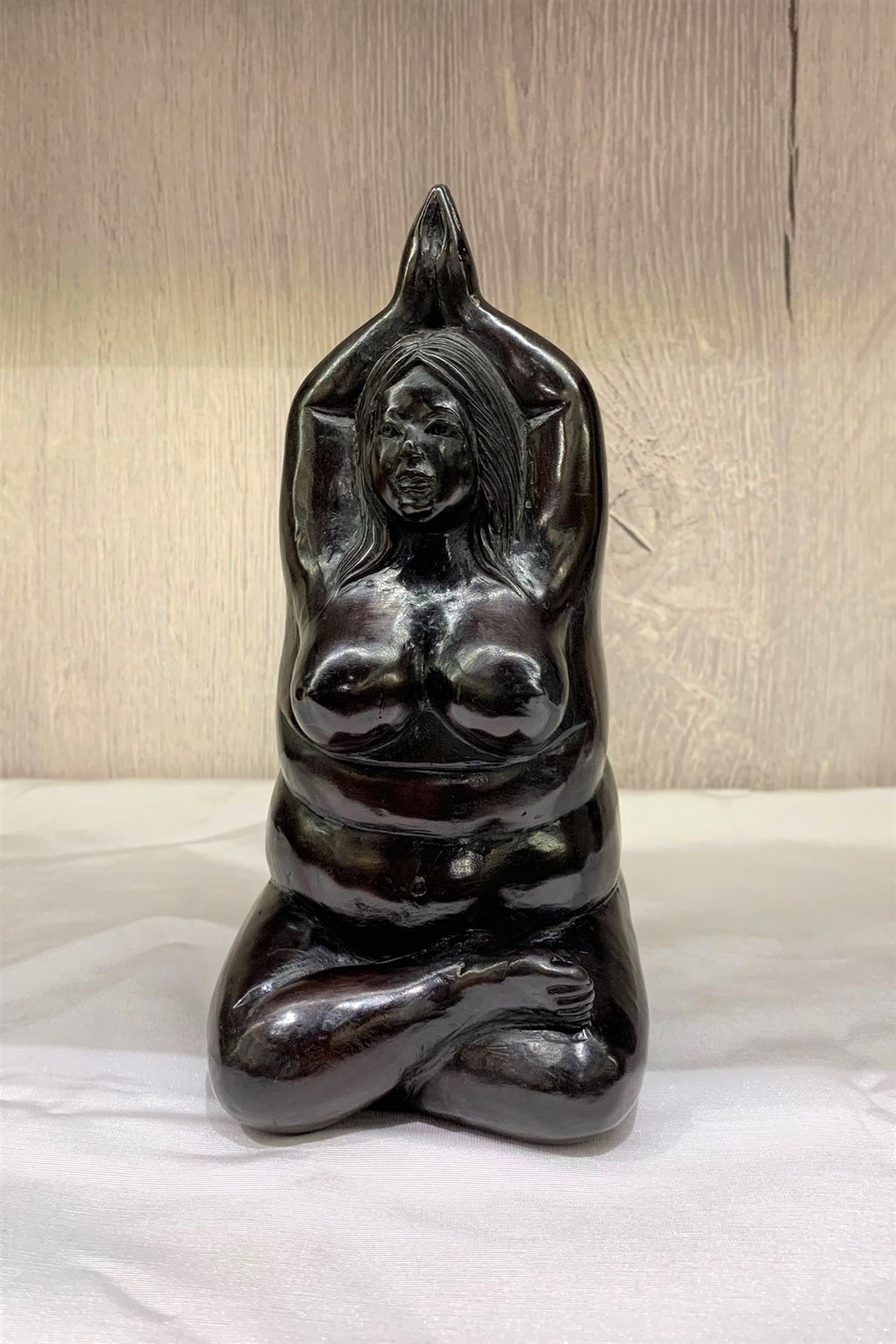 Yoga Yapan Şişman Kadın Heykeli Büyük Boy - 25 cm - Miamantra