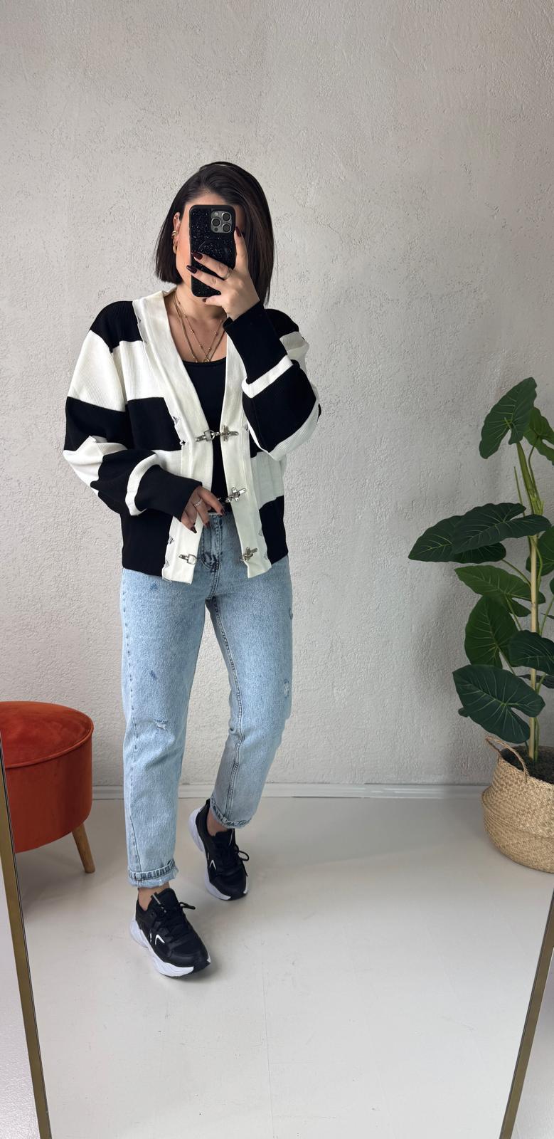 Siyah Marka Model Hırka