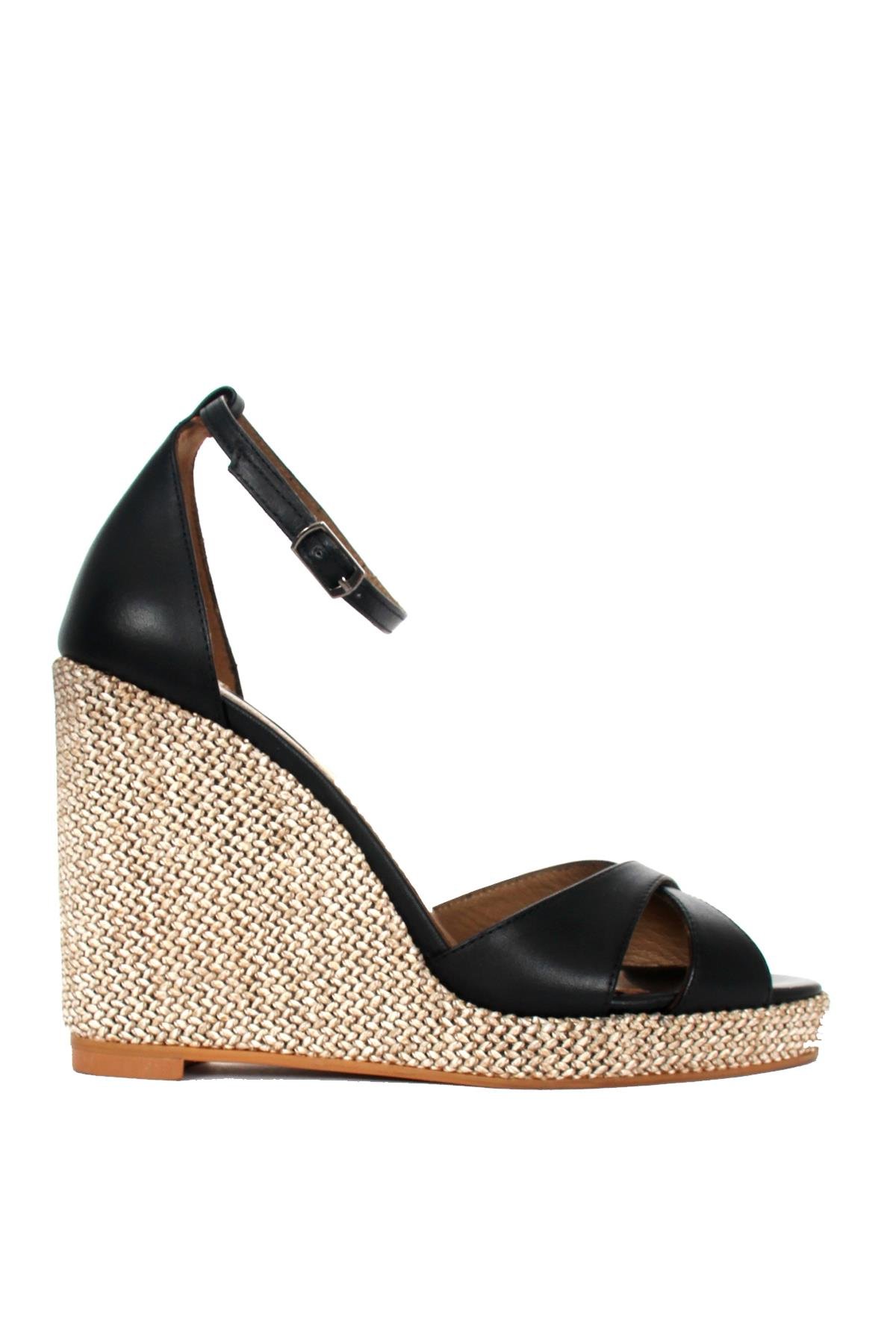 Kadın Dolgu Topuk Sandalet