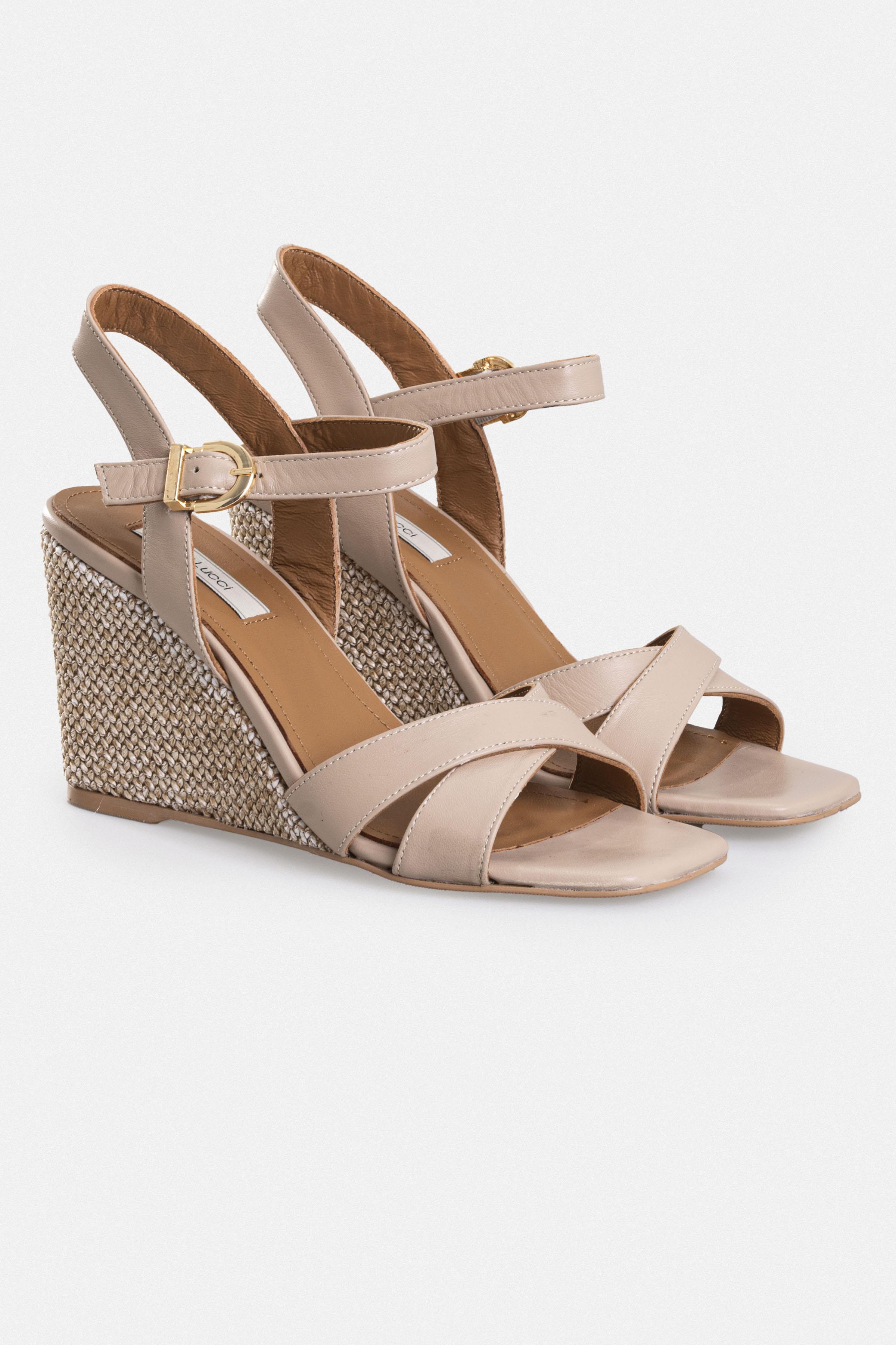 Kadın Dolgu Topuklu Sandalet