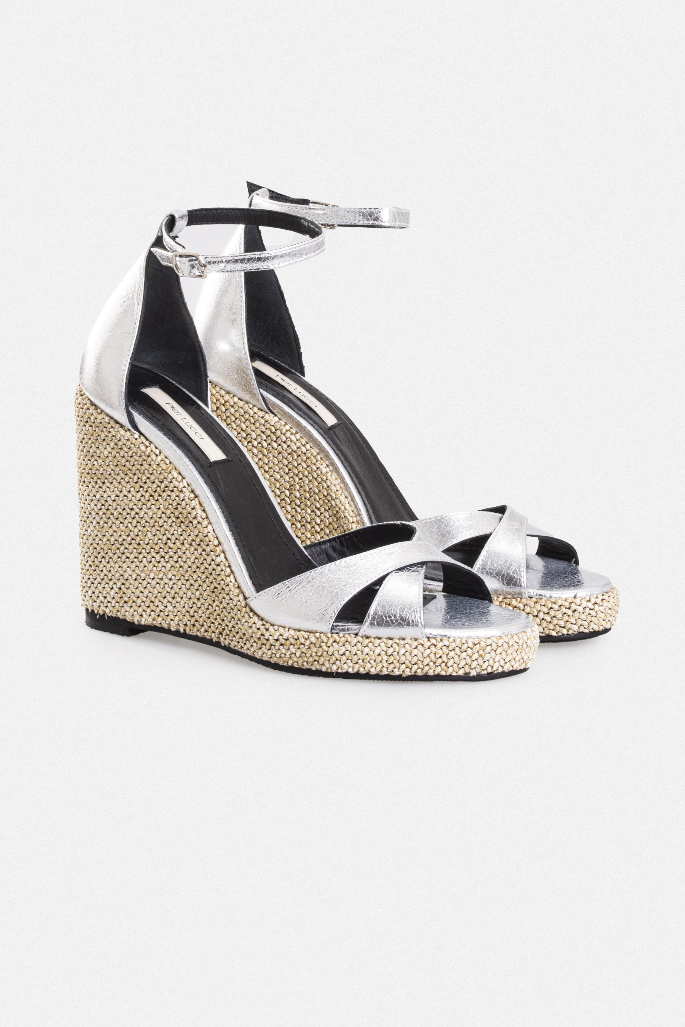 Kadın Dolgu Topuklu Sandalet