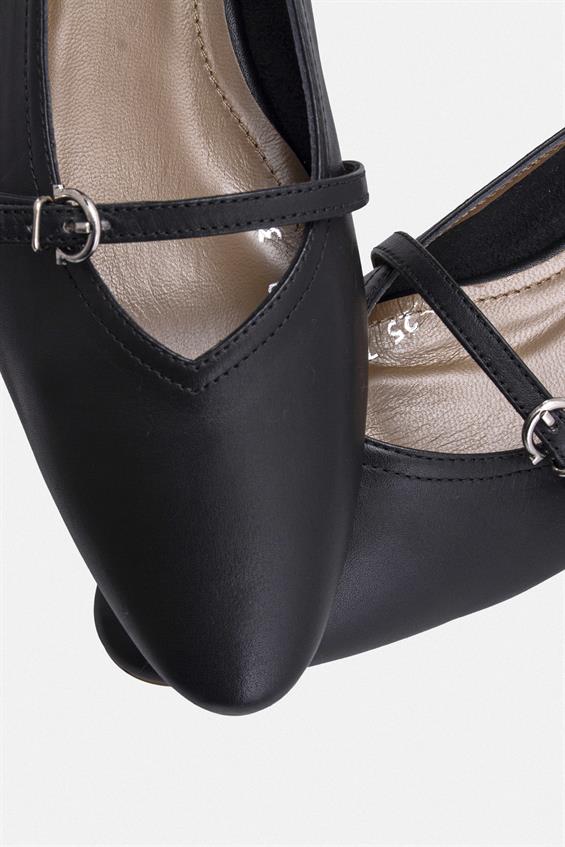 Kadın Tokalı Babet Ayakkabı - Siyah Deri