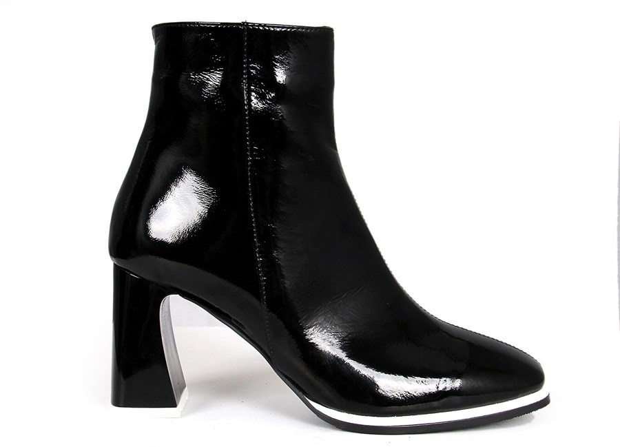 BACCİA SİYAH KADIN BOT