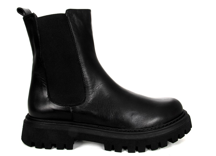 VARİNİ SİYAH KADIN BOT