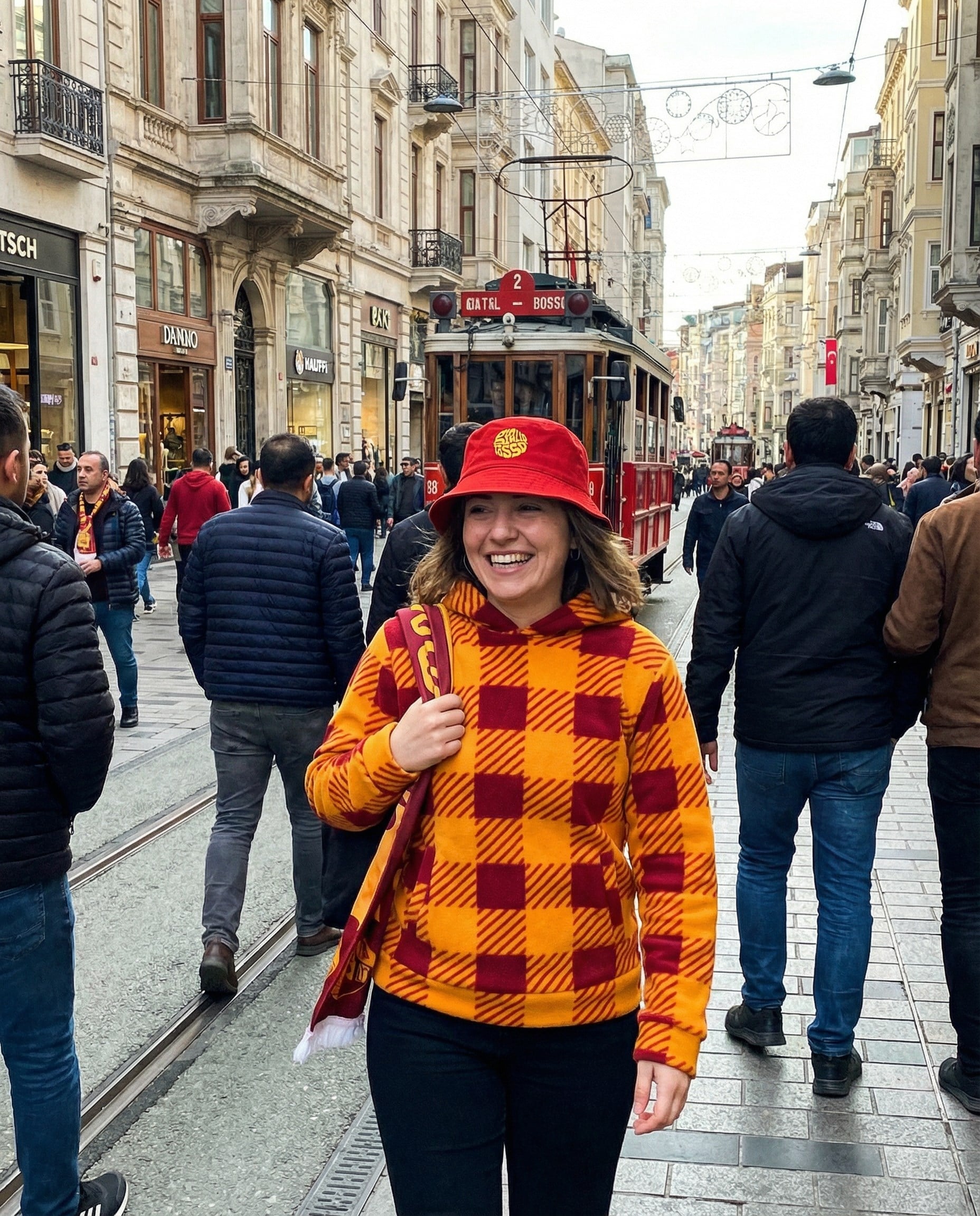 Giallo Rosso Bucket Şapka