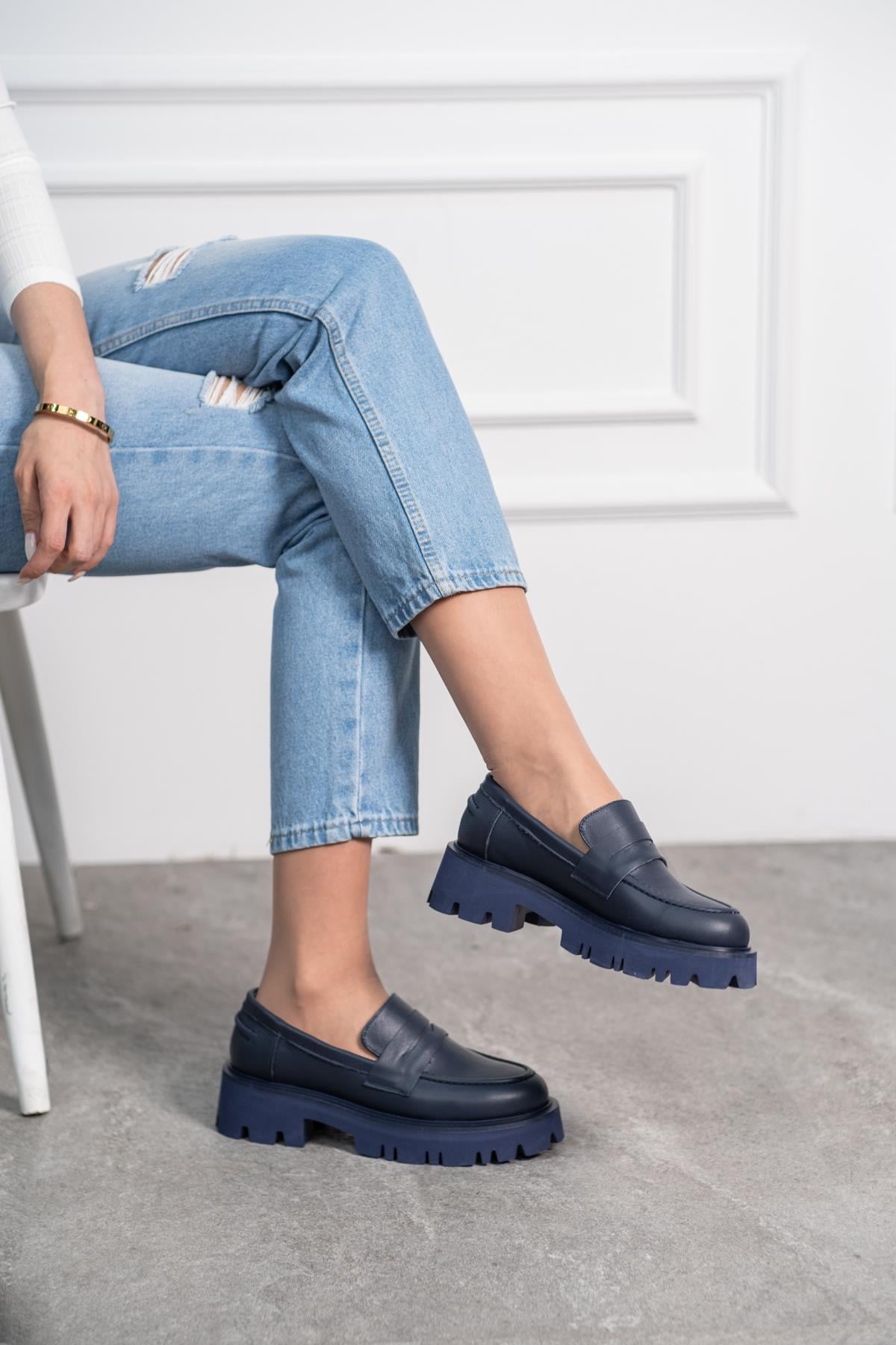 Moena Lacivert Hakiki Deri Kadın Makosen Ayakkabı