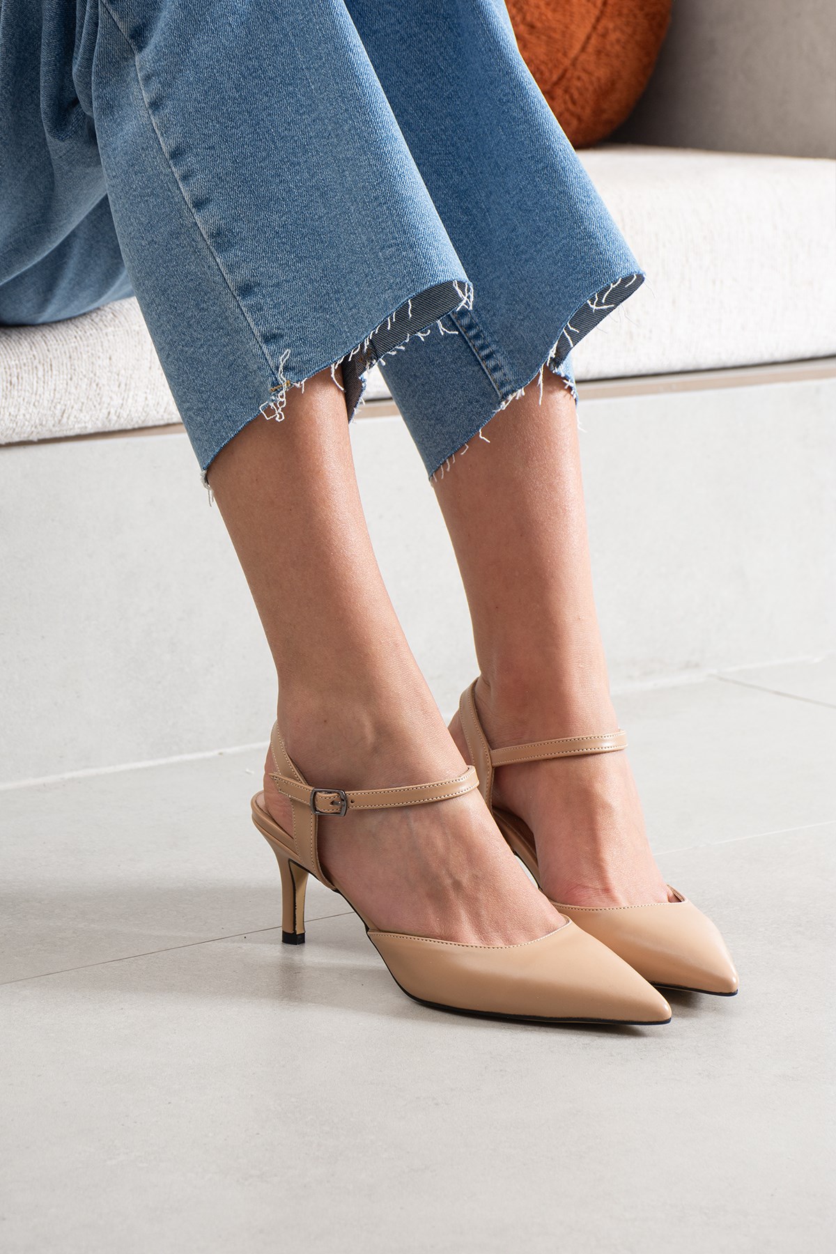 Nevers Kadın Ten Deri Kısa Topuklu Stiletto Ayakkabı