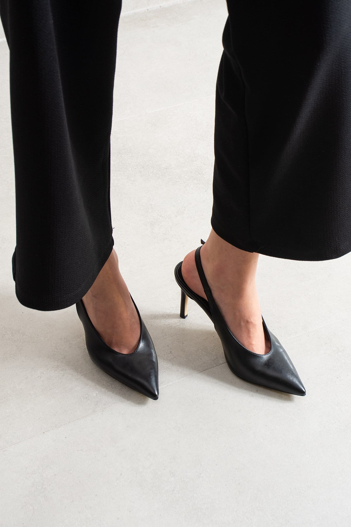 Tirol  Kadın Siyah Deri İnce Topuklu Stiletto Ayakkabı