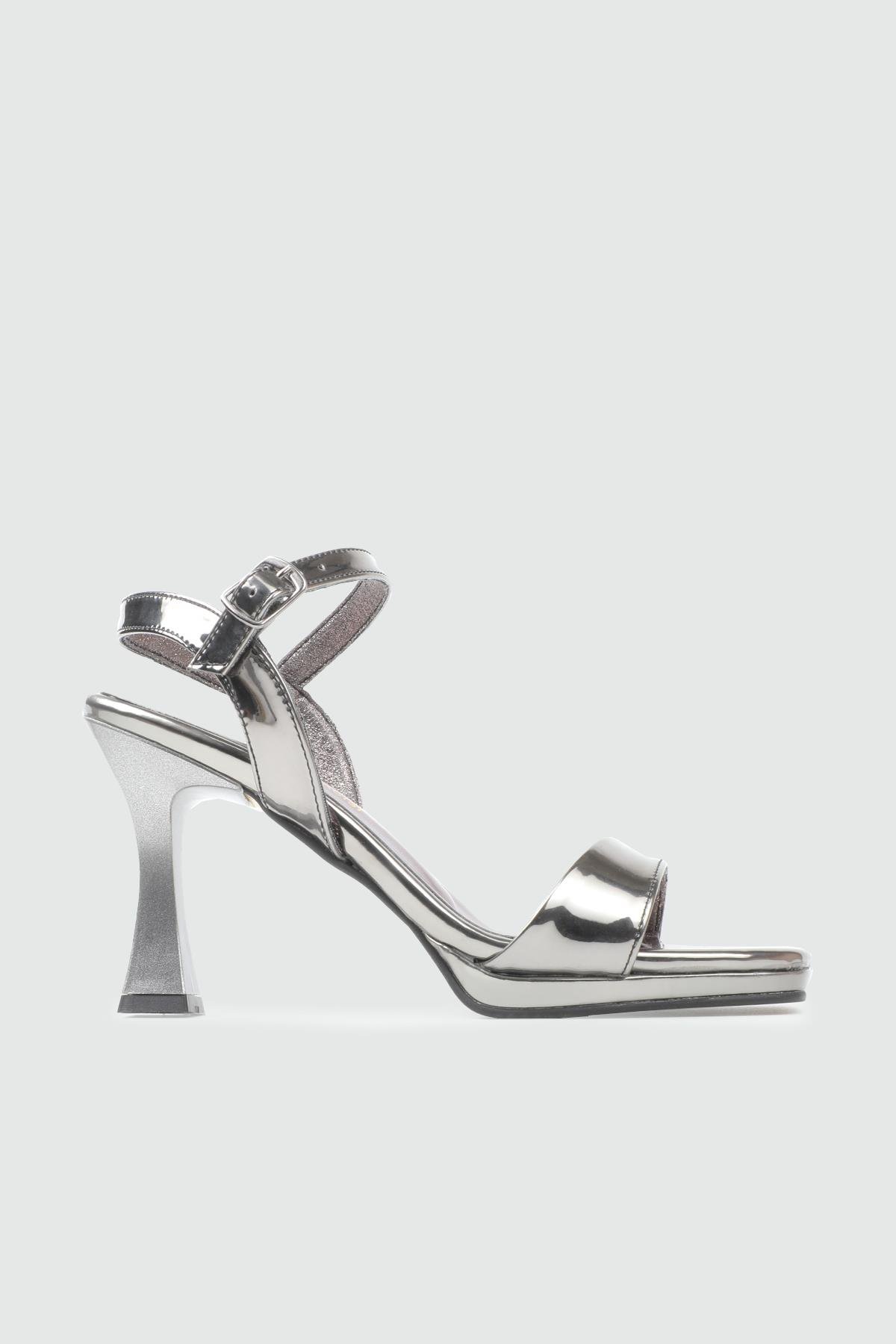 ADELFA 700 25Y Tek Bant Platform Kadın Ayakkabı Platin Ayna