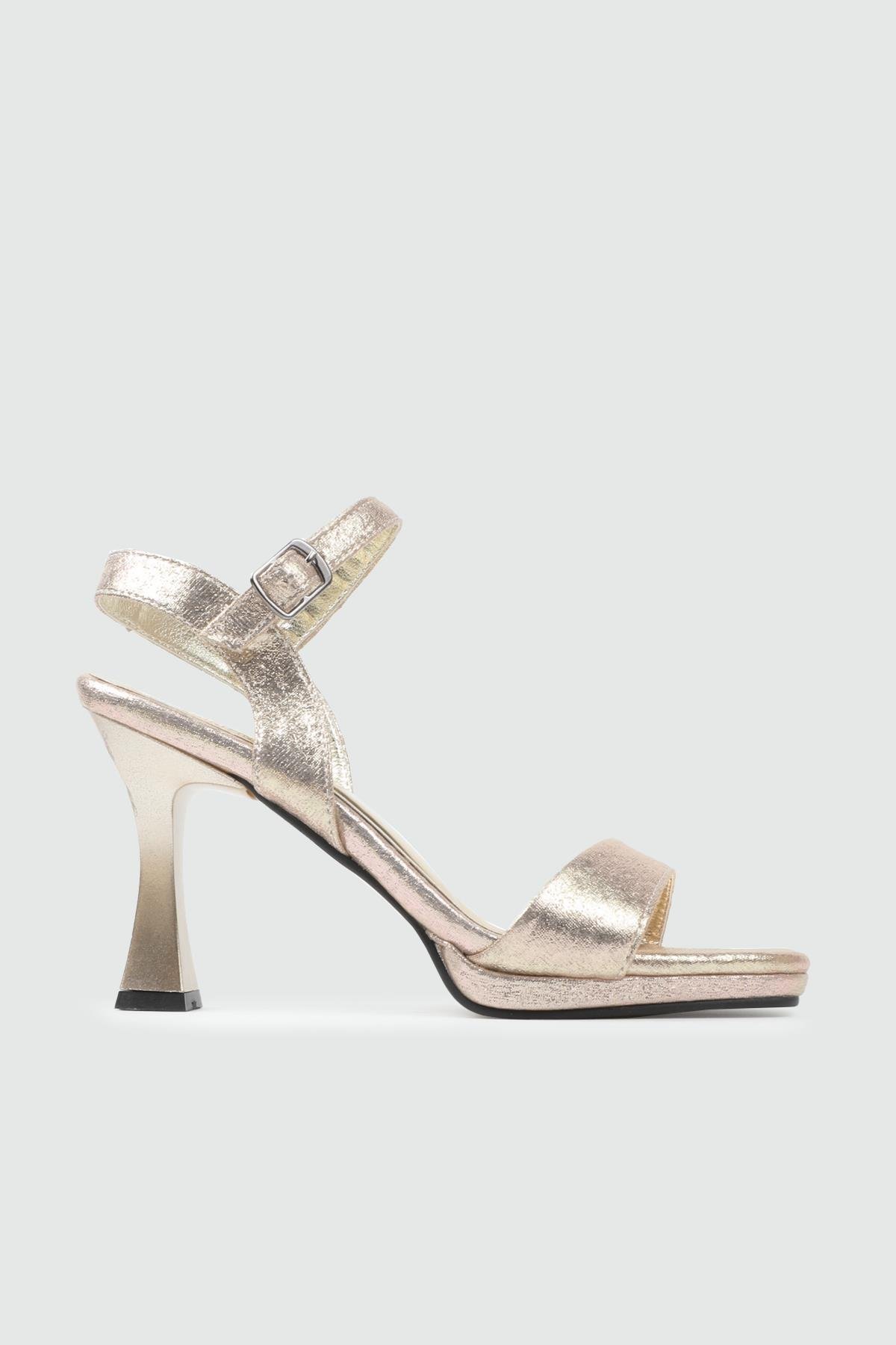 ADELFA 700 25Y Tek Bant Platform Kadın Ayakkabı Altın Simli