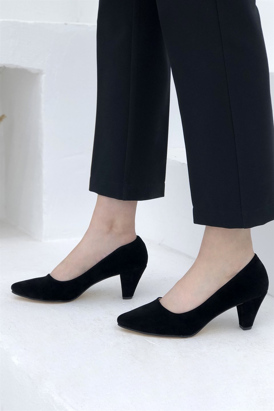 Kısa Kalın Ökçe Stiletto Siyah Süet N-2300