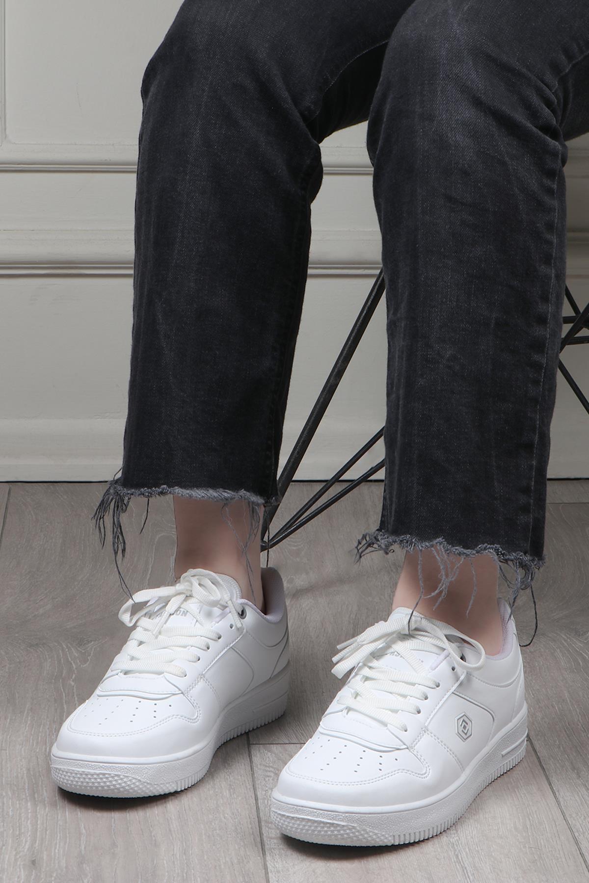 LAMBIRLENT 2100 Kadın Spor Ayakkabı Beyaz