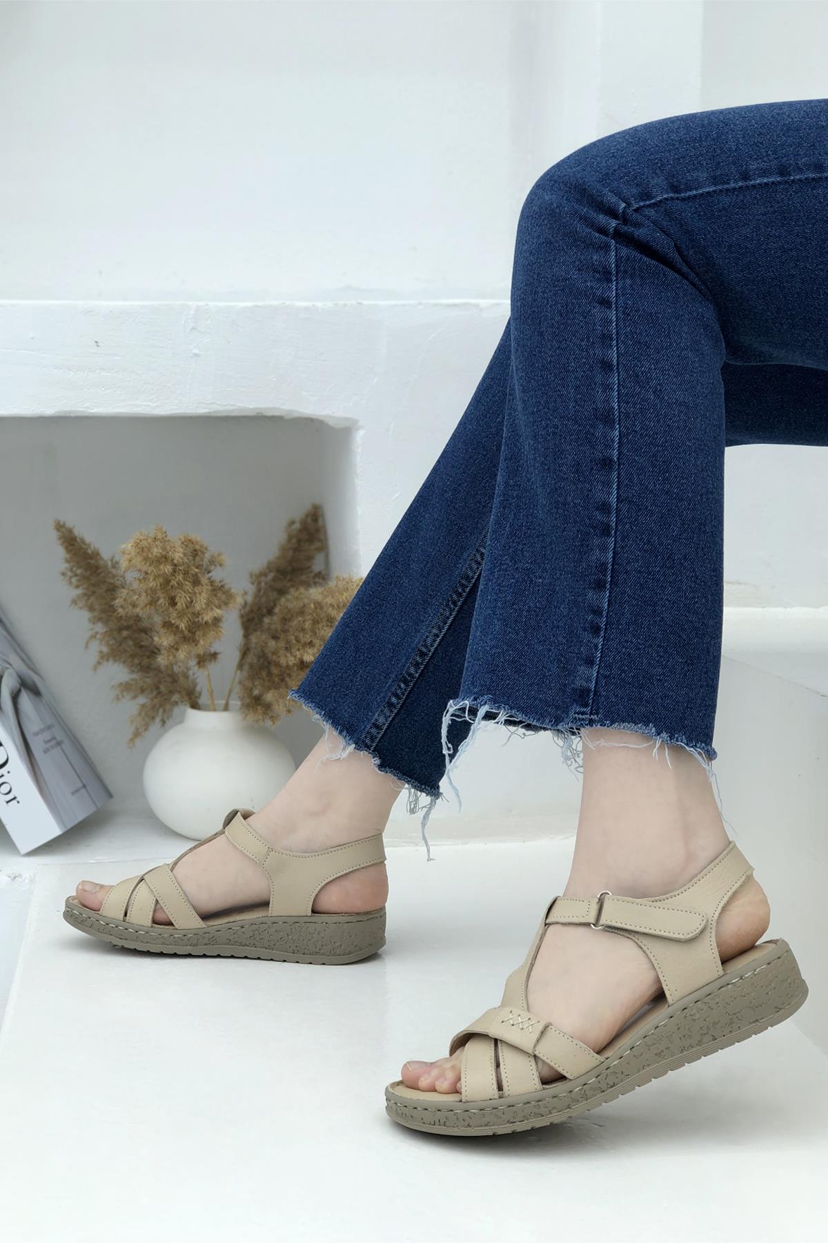 Çapraz Bantlı Cırtlı Kadın Deri Sandalet Krem 23-D011 Carla Bella | Mybella  Shoes