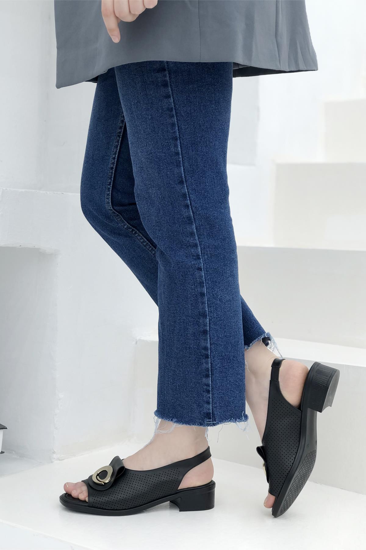 Pretty 014 Tokalı Kadın Sandalet Siyah