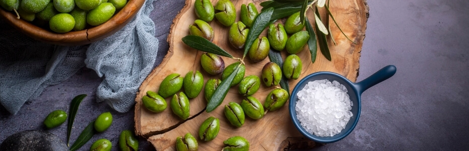 Evde Kırma Zeytin Yapıyoruz