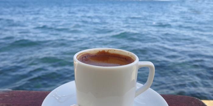 Deniz Manzarası Kahve Keyfi