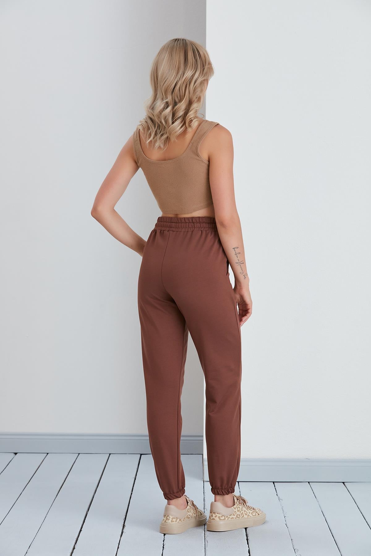 Düz Model Lastikli Paça Penye Eşofman Altı Kahverengi