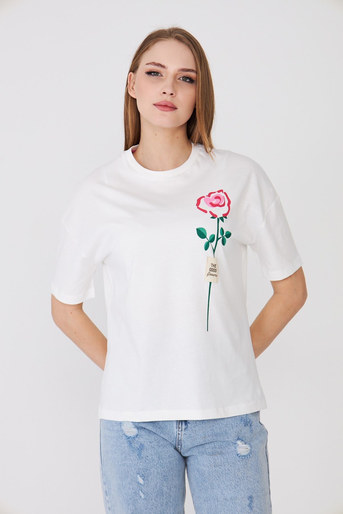 Gül Baskılı Rahat Kalıp Basic T-Shirt - Ekru