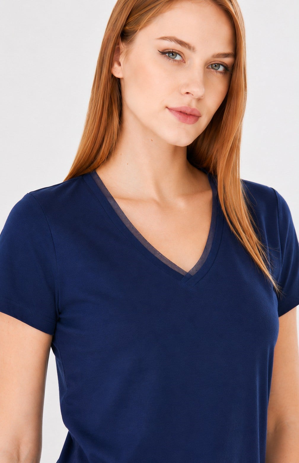 547 - V Yaka Tshirt İndigo