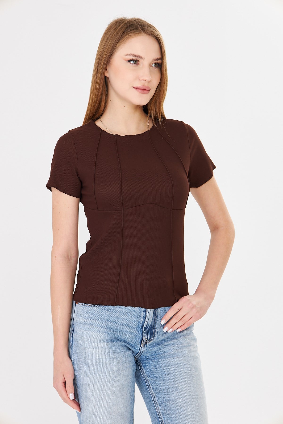 Korset Görünümlü Dikiş Detaylı Fitilli Basic Tshirt Kahverengi