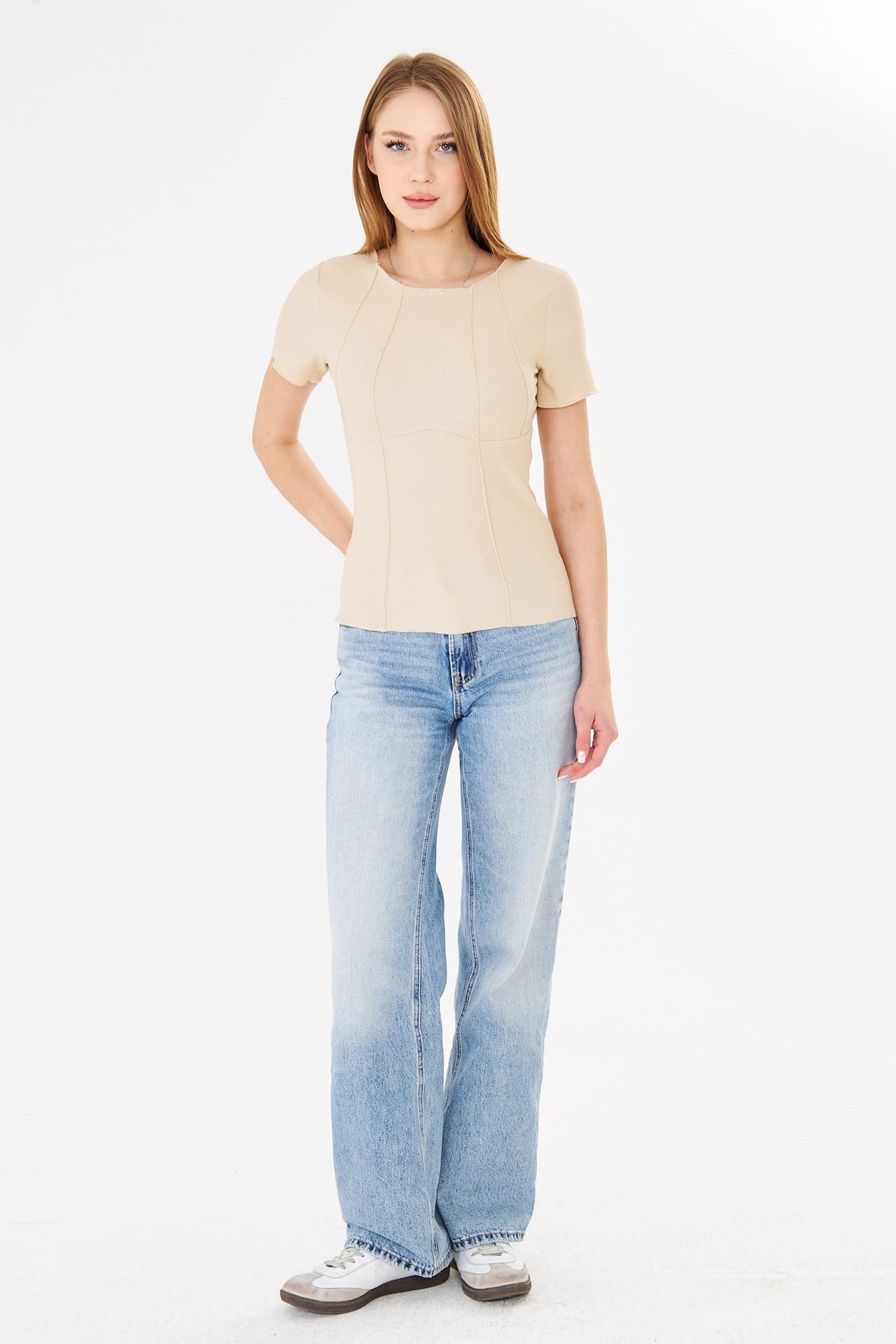 Korset Görünümlü Dikiş Detaylı Fitilli Basic Tshirt Bej
