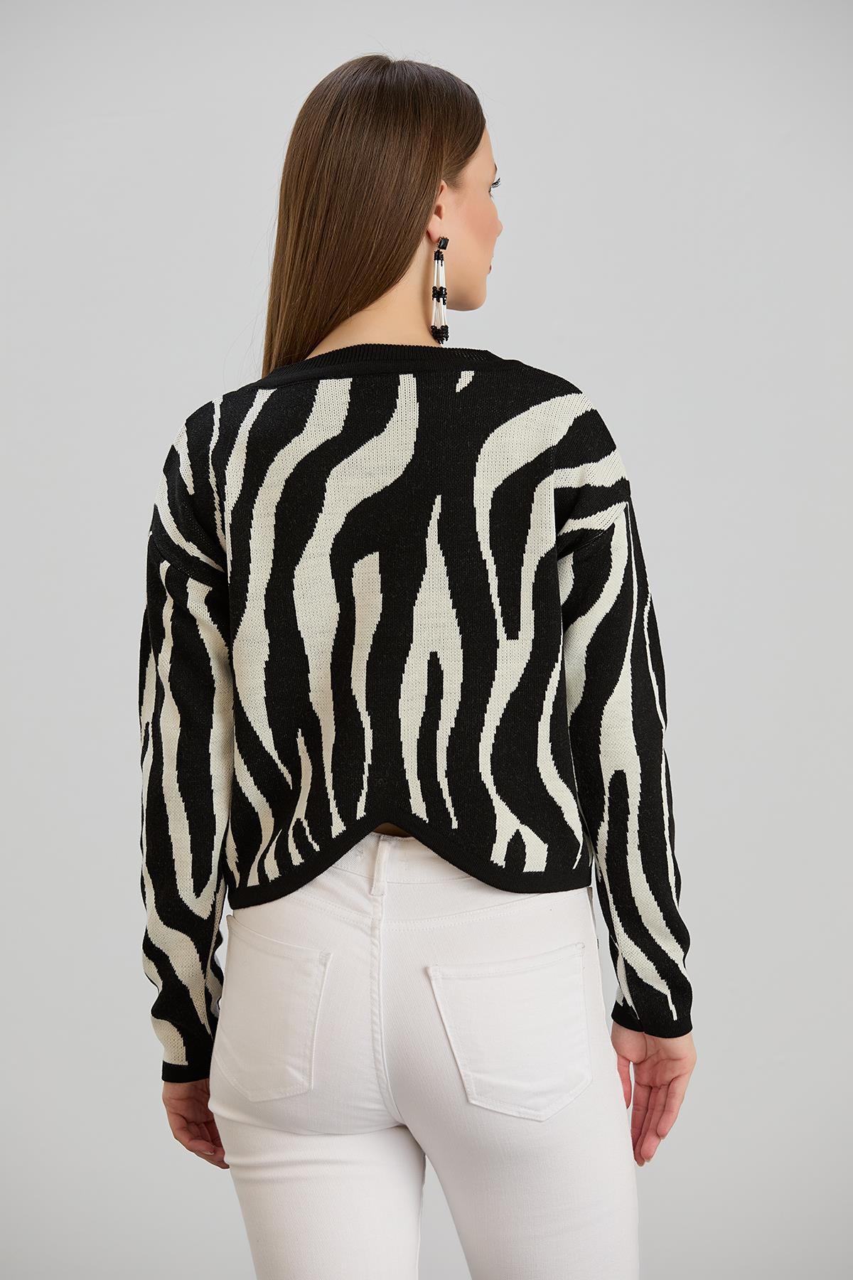 Zebra Desenli Kazak Siyah
