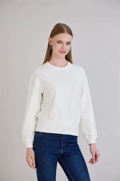 Eteği Üç Düğmeli Sweatshirt Ekru