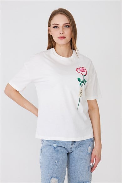 Gül Baskılı Rahat Kalıp Basic T-Shirt - Ekru