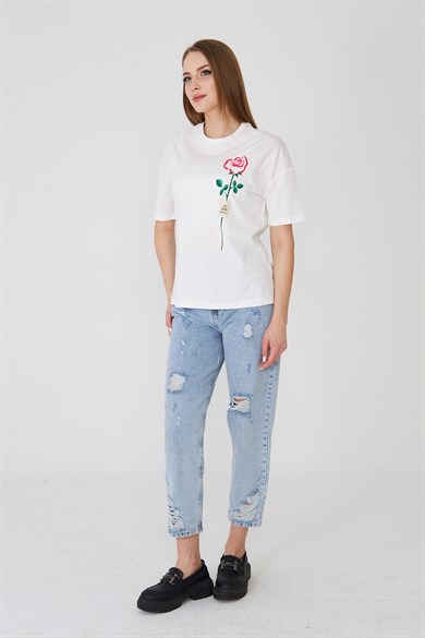 Gül Baskılı Rahat Kalıp Basic T-Shirt - Ekru