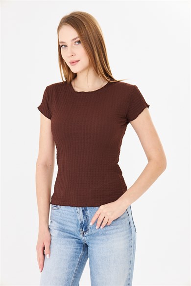 Karpuz Kollu Bürümcük Dokulu Fit Basic Tshirt Kahverengi
